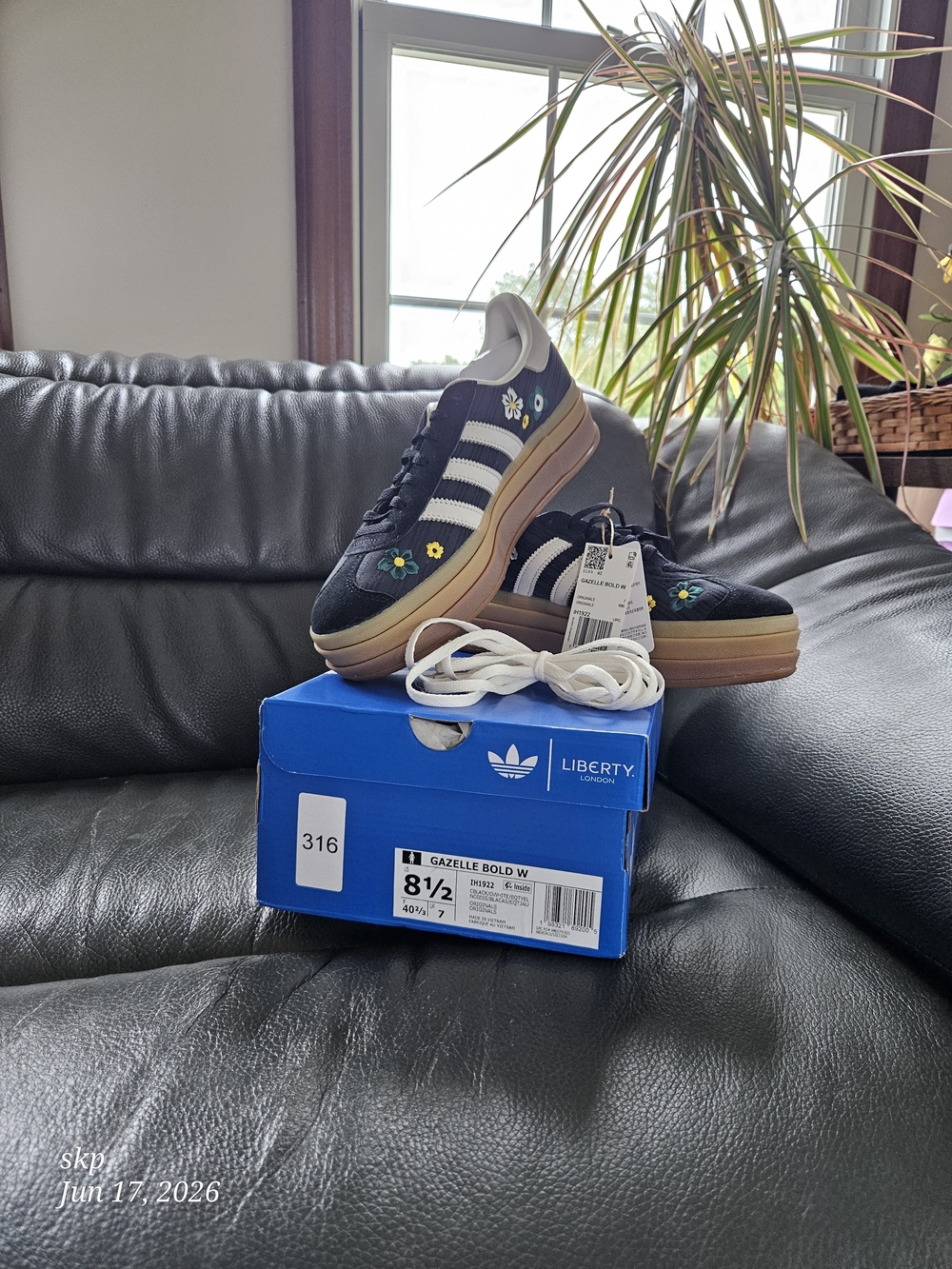 NIB - Adidas Gazelle Bold W Black Floral Sneaker- Sz 8.5